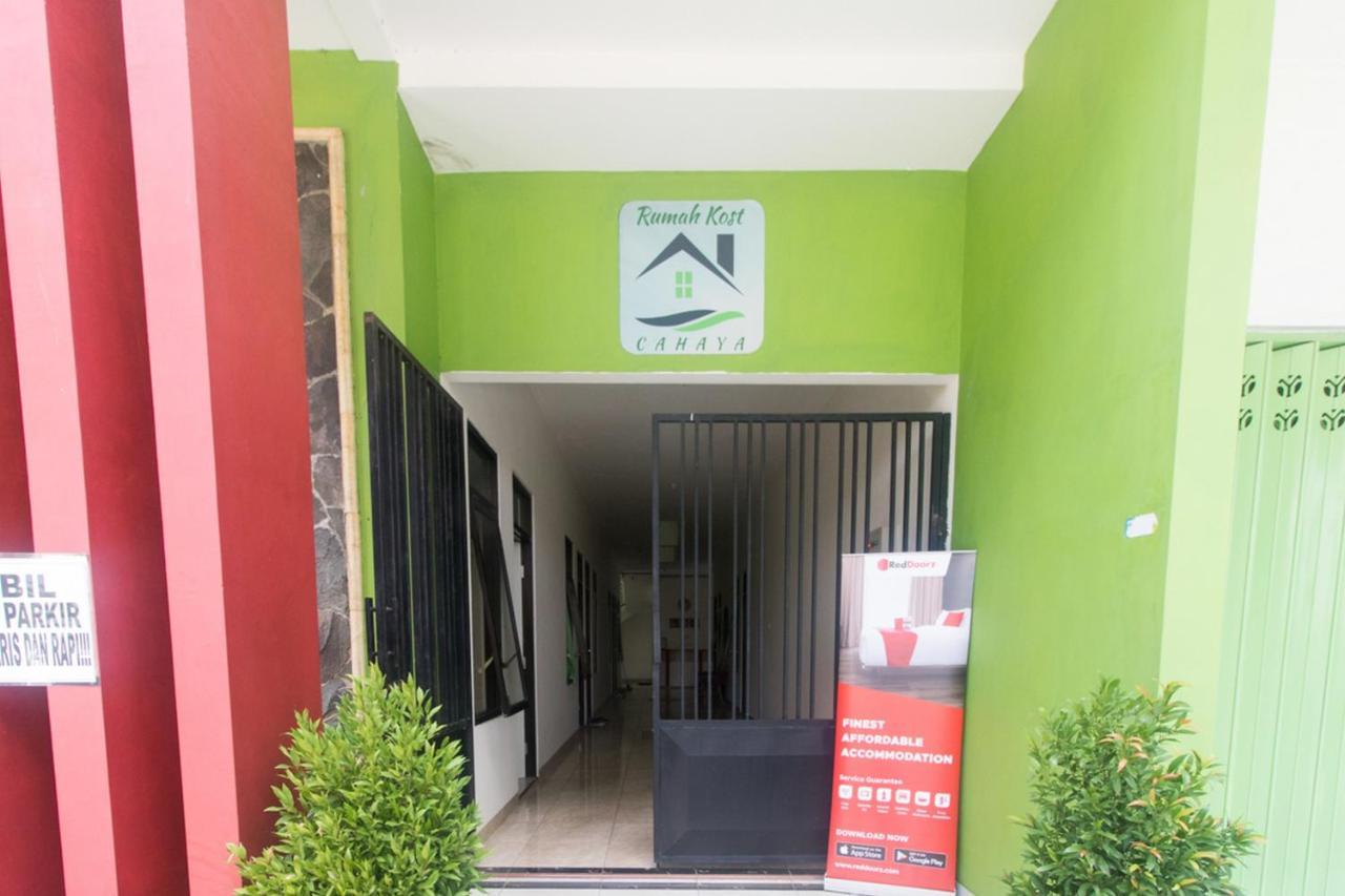 Reddoorz Syariah Near Stasiun Madiun Hotel Kültér fotó