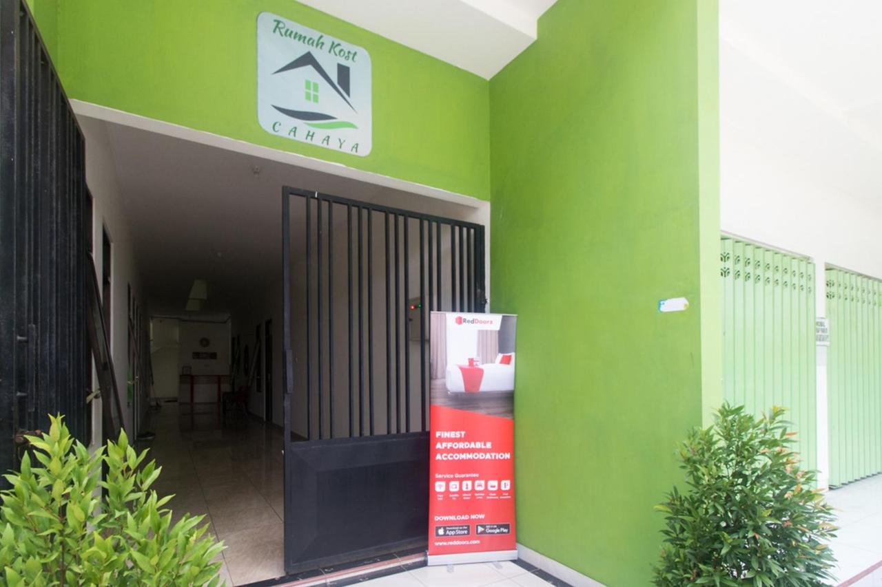 Reddoorz Syariah Near Stasiun Madiun Hotel Kültér fotó